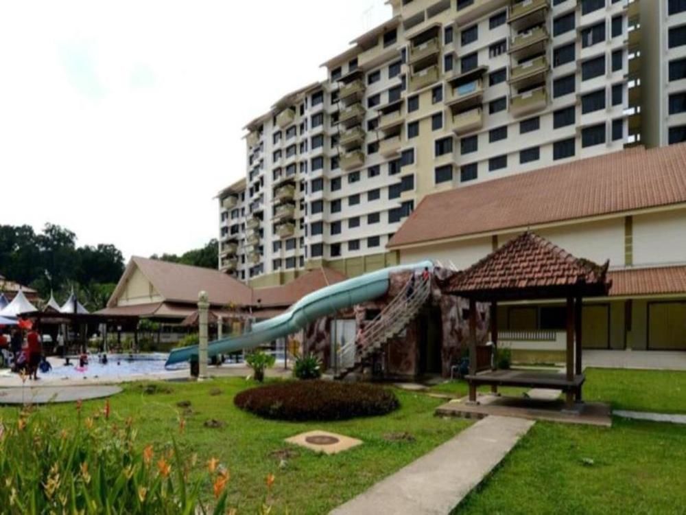 Puteri Beach Resort Port Dickson Exterior foto