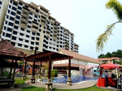 Puteri Beach Resort Port Dickson Exterior foto