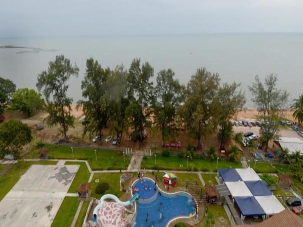 Puteri Beach Resort Port Dickson Exterior foto